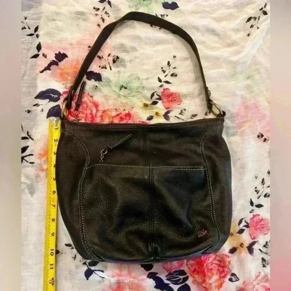 The Sak Sequoia Hobo Bag‎ in Leather, Single Shoulder Strap Black - Picture 3 of 11